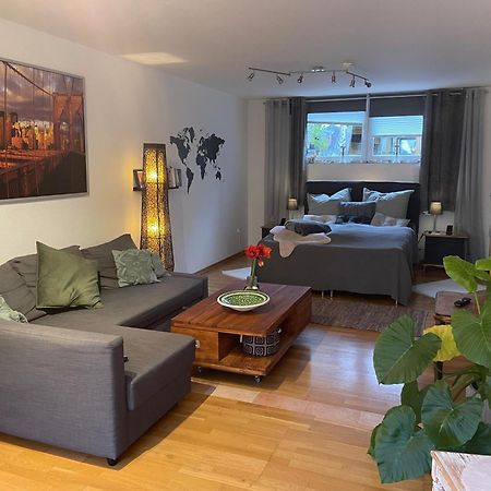 Modernes Appartement Im Gruenen - Stilvoll Und Komfortabel โคโลญ ภายนอก รูปภาพ